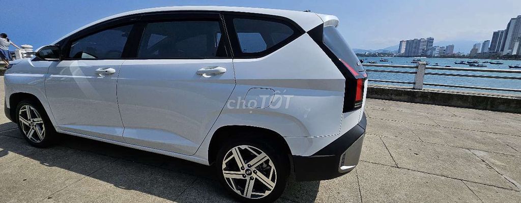 Hyundai Stargazer, 7 мест, белый, 5719 км