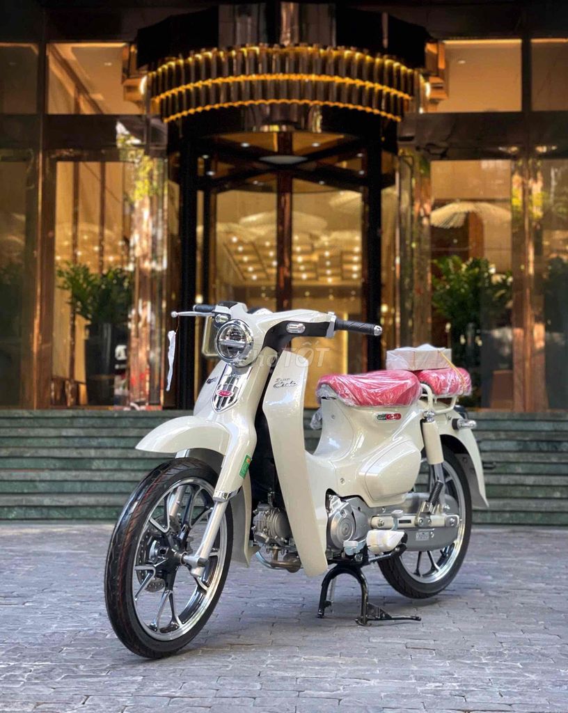 Honda Super Cub C125 2025 Trắng Mới. Mua bán Xe máy tại Quận Cầu Giấy Hà Nội được đăng bởi Tuấn Việt Motor hình 1