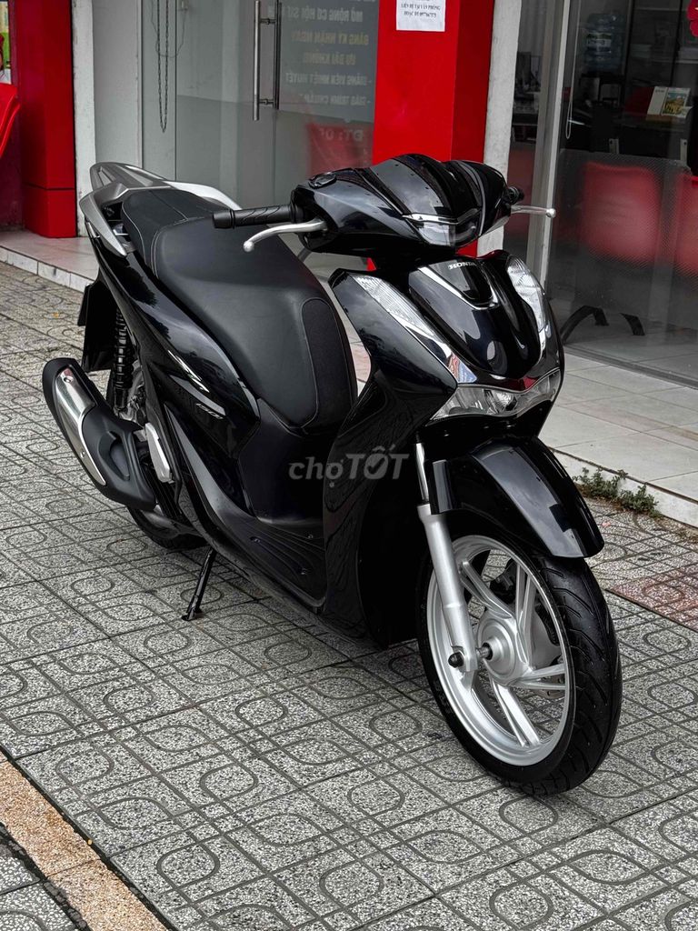 Honda SH 150i ABS 2020 Глянцево-черный родной мопед один хозяин