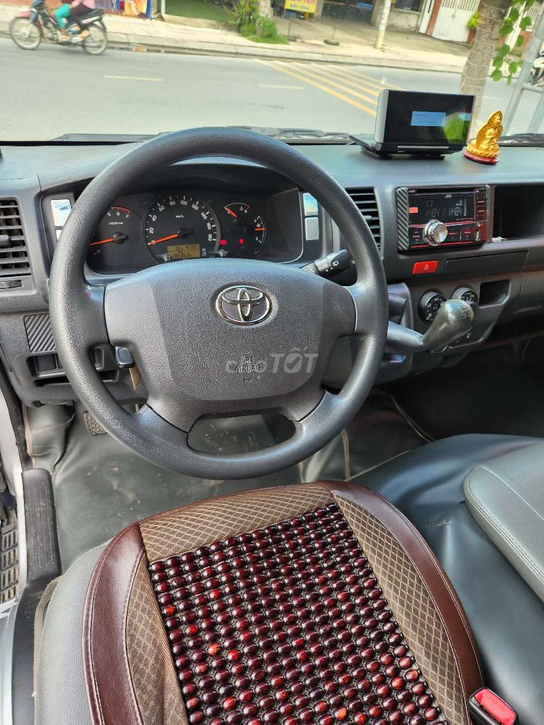 Toyota Hiace 2014 tải Van 6N/940kg bằng B2. Mua bán Ô tô tại Huyện Bình Chánh Tp Hồ Chí Minh được đăng bởi TUẤN TRẦN hình 6