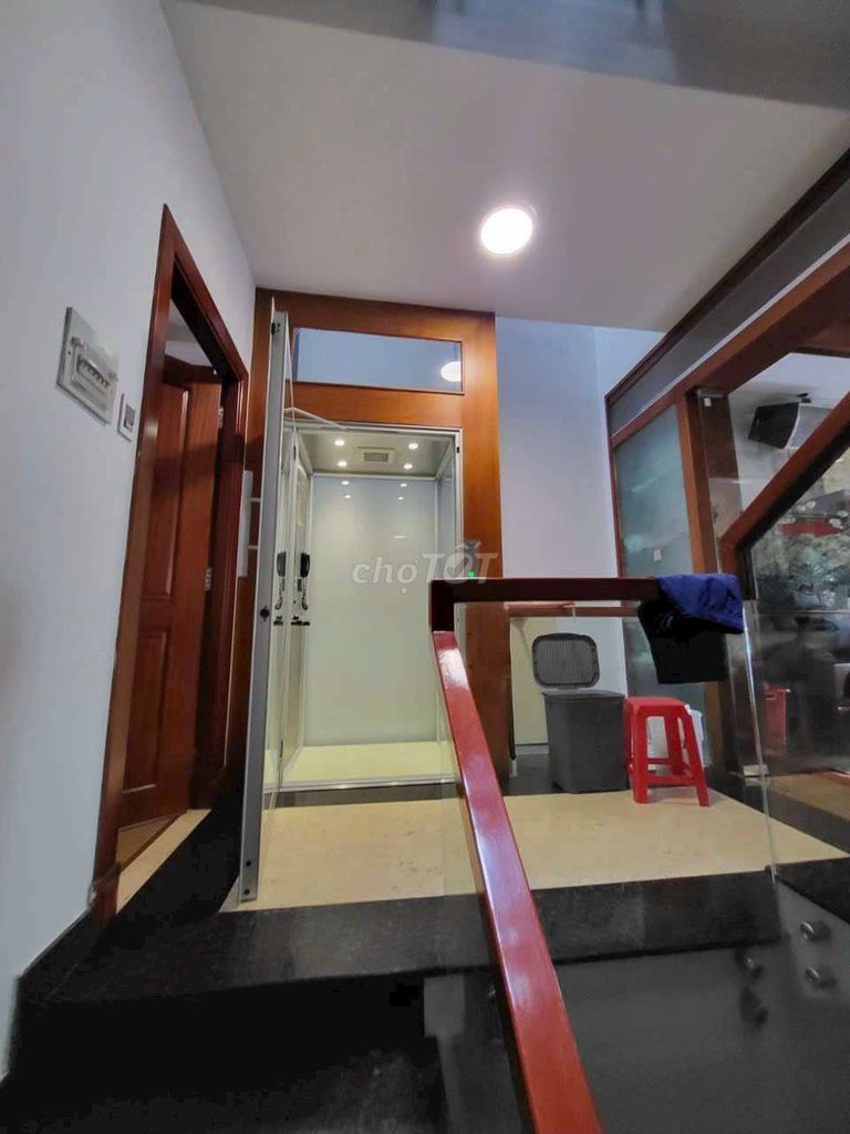 HXH_Nhà đẹp 4LẦU Nguyễn Hồng Đào,có thang máy,5m2×17m,ở hoặc làm CHDV