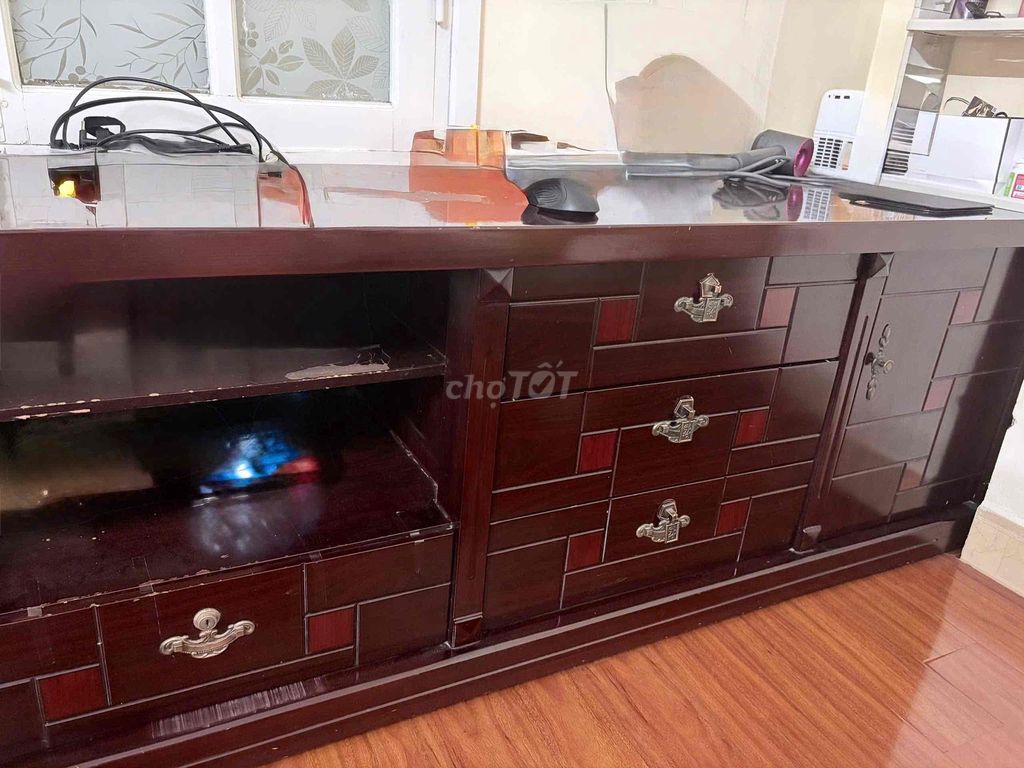 Tủ Kệ Gỗ Nâu Đỏ. Mua bán Tủ, kệ gia đình tại Quận Thanh Xuân Hà Nội được đăng bởi Phạm Linh hình 1