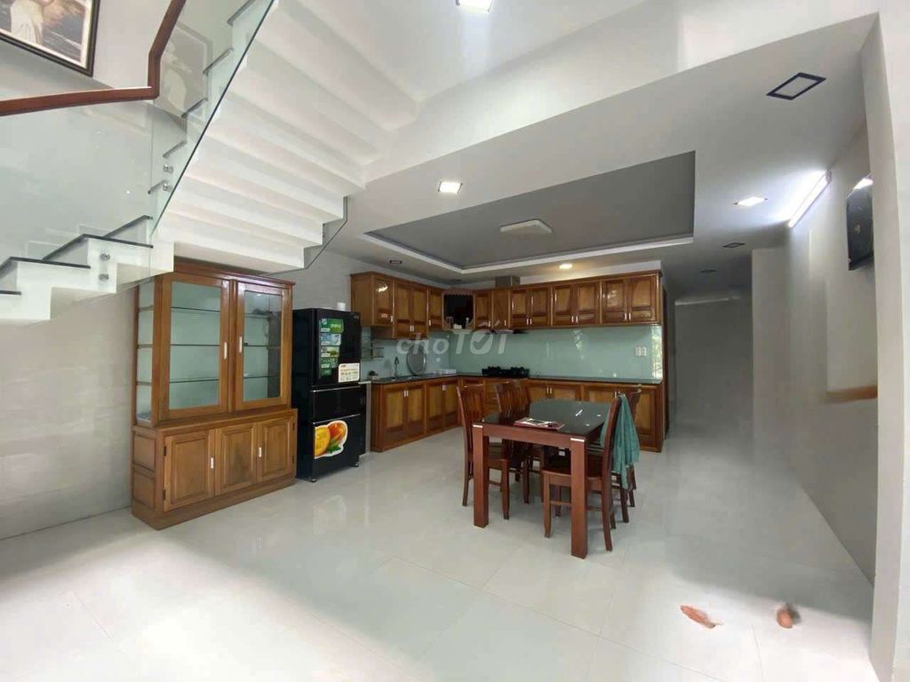 Rent · 4 bd · 100 м² · Quận Ngũ Hành Sơn, ул. Đường Đoàn Khuê