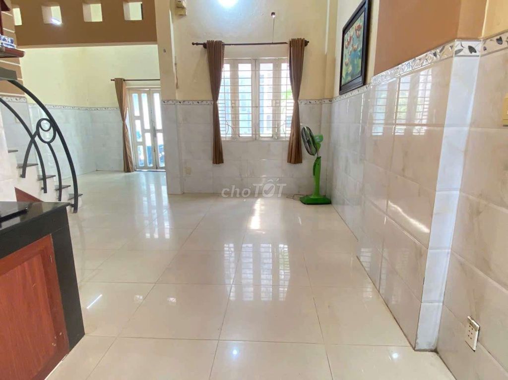 cho thuê nhà Nguyễn Thị Huỳnh 3PN, 3WC giá 14tr