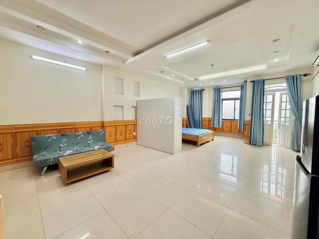 BAN CÔNG 2 KHÔNG GIAN NGỦ 50m2 - FULL NỘI THẤT - CHỢ HOÀNG HOA THÁM