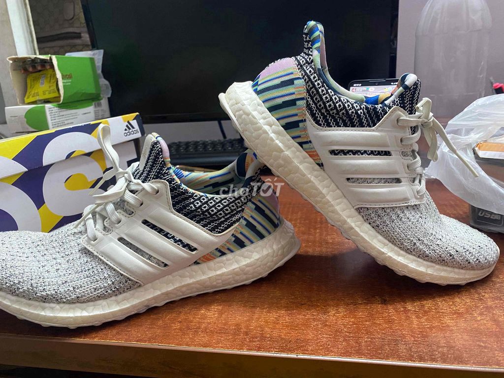 Thanh lý ADIDAS Ultraboos size 7 US ~ 38.5 99%