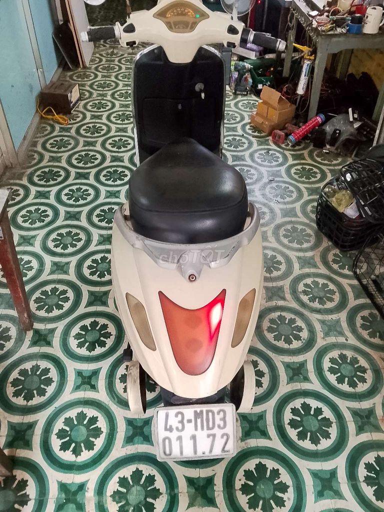 Xác Vespa ko bình đủ giấy tờ. Ko lỗi bỏ bình chạy.. Mua bán Xe điện tại Quận Sơn Trà Đà Nẵng được đăng bởi Nguyễn thái hoài hình 4