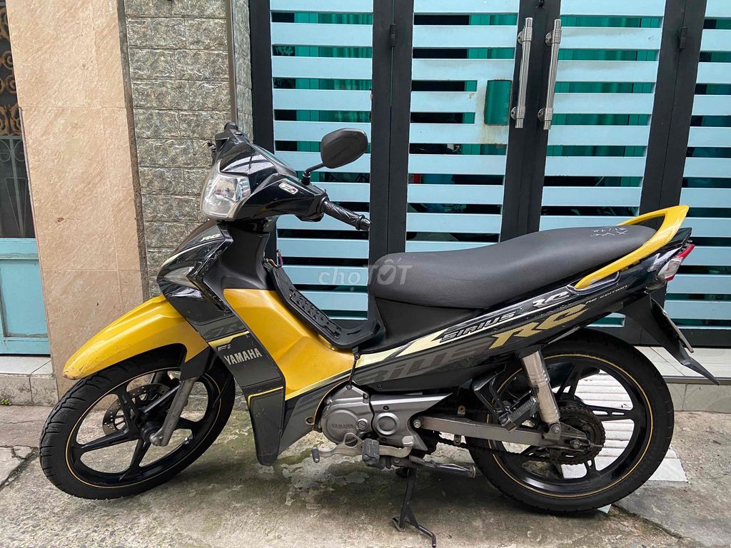 Yamaha Sirius RC 2015 желто-черный