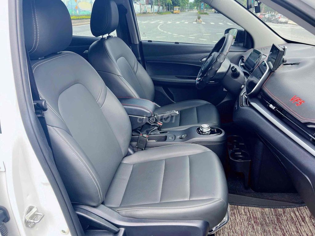 VinFast VF5 Plus mua pin xe vào hơn 50 t phụ kiện. Mua bán Ô tô tại Quận Cầu Giấy Hà Nội được đăng bởi MYCAR EV hình 6