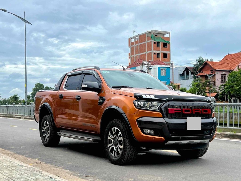 Ranger Wildtrak 3.2 đời 2017 xe đẹp , bao check