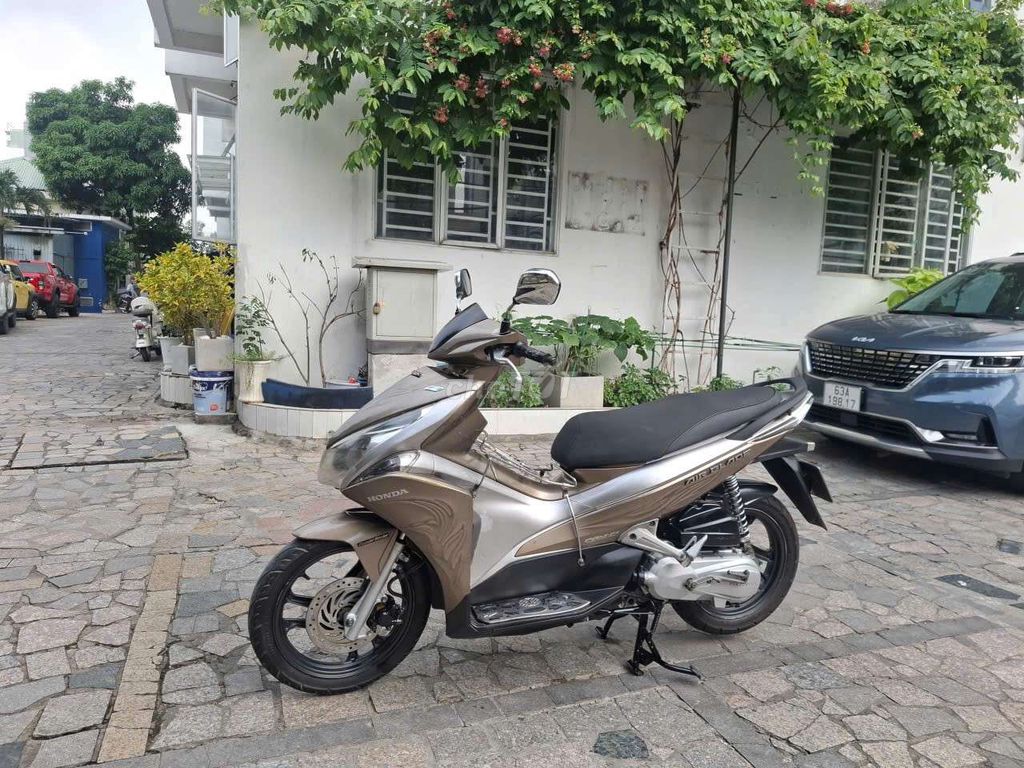 Xe Honda Air Blade fi. Mua bán Xe máy tại Quận 7 Tp Hồ Chí Minh được đăng bởi trình minh sơn hình 2
