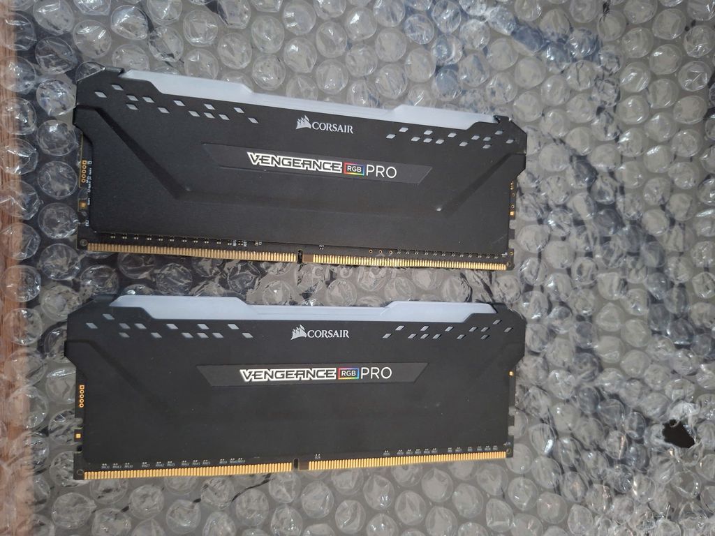 RAM Corsair Vengeance RGB Pro 8x2. Mua bán Linh kiện (RAM, Card...) tại Quận Tân Phú Tp Hồ Chí Minh được đăng bởi Phạm Trường Nhân hình 1