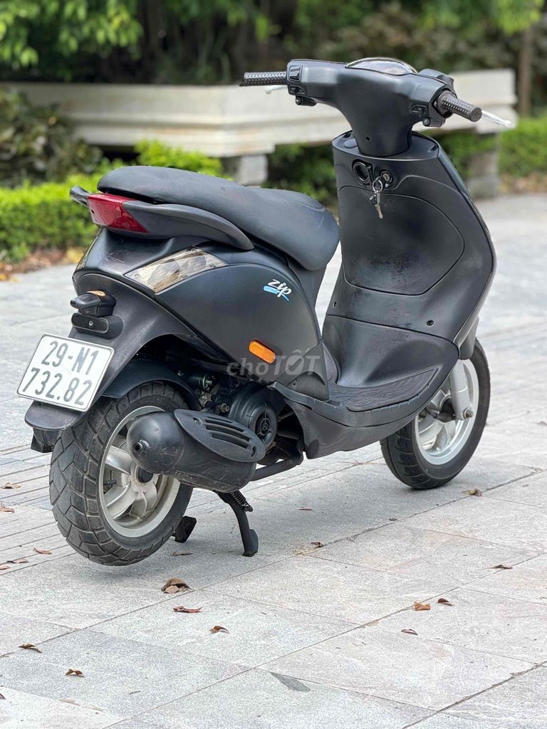 Импортная черная молния Piaggio