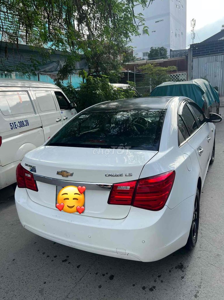 Белый Chevrolet Cruze LS