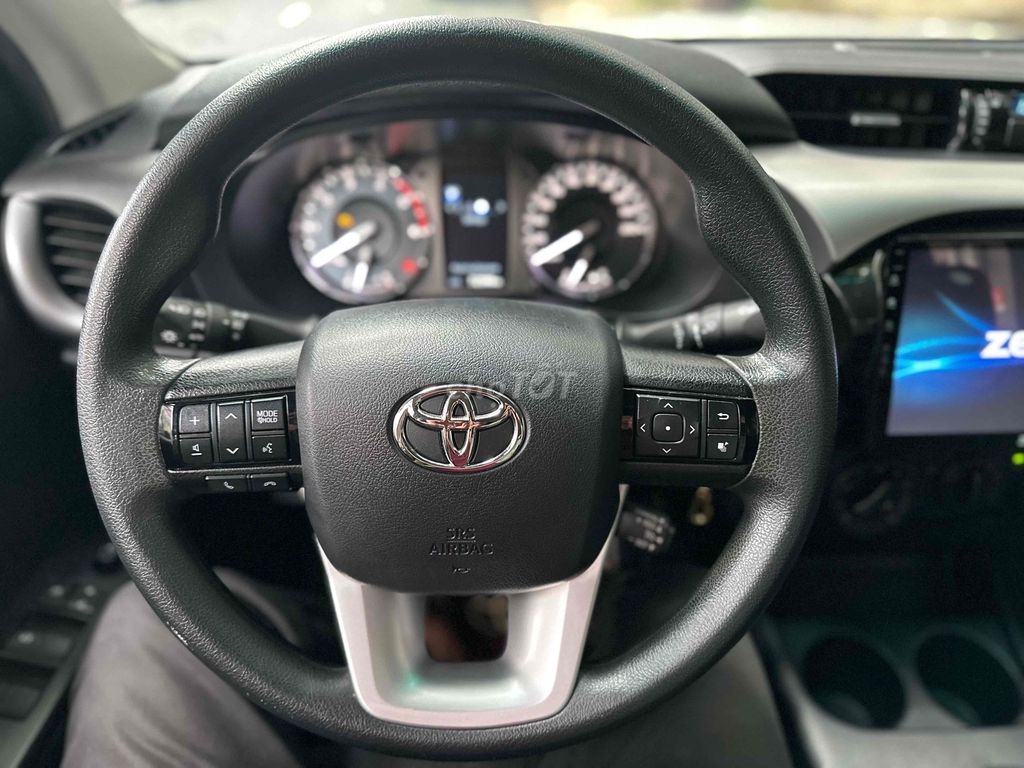 TOYOTA HILUX 2021 2.4E 4x2 AT NHẬP KHẨU. Mua bán Ô tô tại Thành phố Pleiku Gia Lai được đăng bởi Đức hình 5