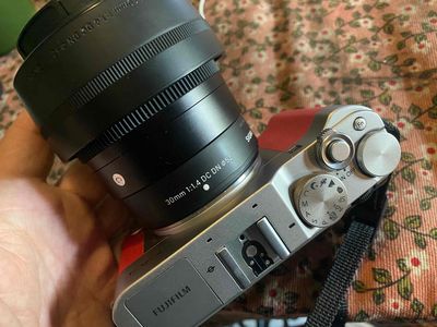 Fujifilm XA3 + Sigma 30/1.4