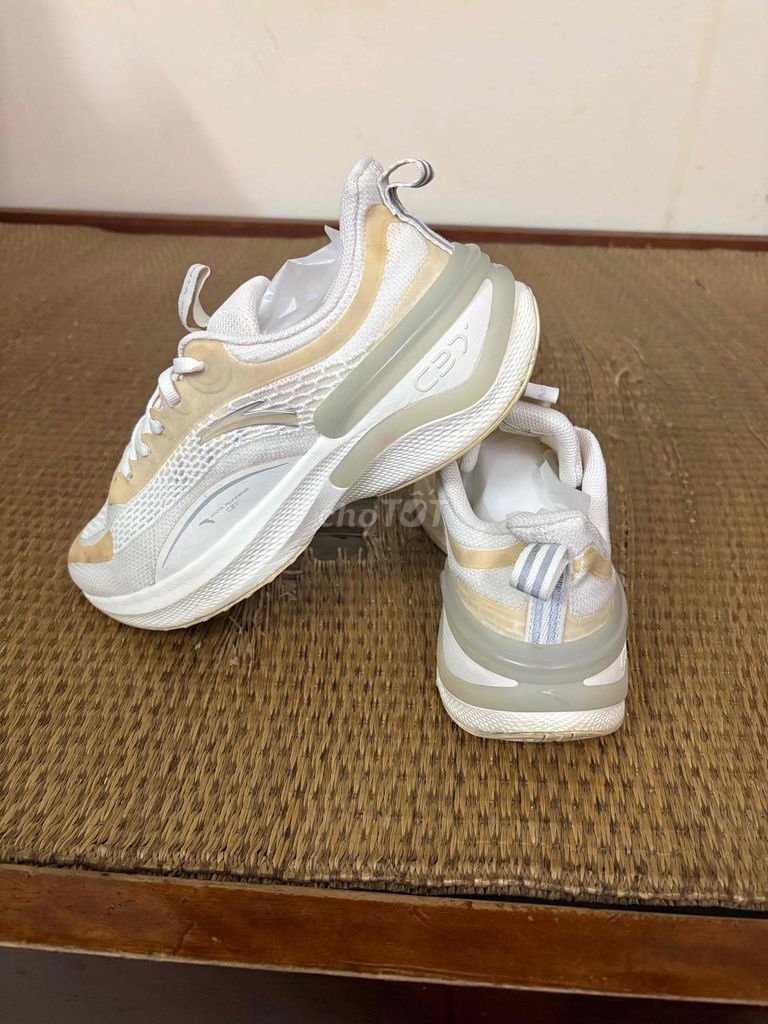 Giày chạy bộ Anta Unisex size 41. Mua bán Giày dép tại Quận Tây Hồ Hà Nội được đăng bởi hải linh hình 1
