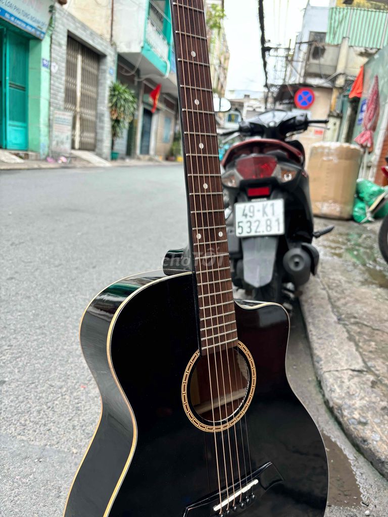 đàn guitar gỗ hồng đào cũ 750