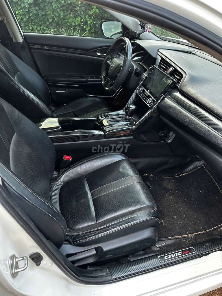 Honda Civic 1.5 Turbo Trắng 2018. Mua bán Ô tô tại Thành phố Buôn Ma Thuột Đắk Lắk được đăng bởi Nguyen Linh hình 9