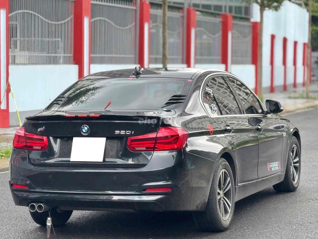 BMW 320i model 2016 màu đen siêu hời. Mua bán Ô tô tại Quận Cầu Giấy Hà Nội được đăng bởi Cao Quý hình 5
