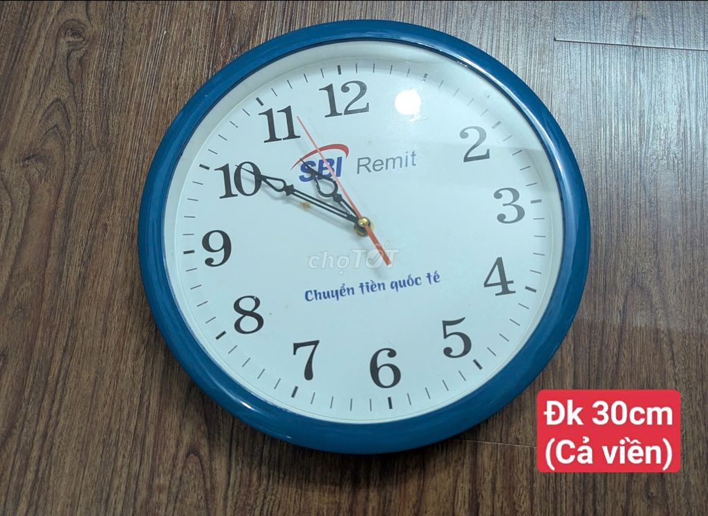 Đồng hồ treo tường tròn 30cm mặt kính, kim trôi. Mua bán Nội thất, đồ gia dụng khác tại Quận 12 Tp Hồ Chí Minh được đăng bởi lucas D hình 1