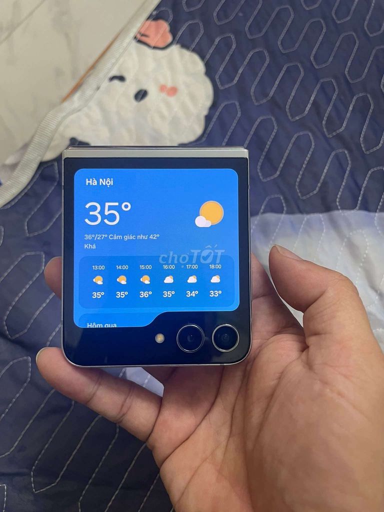 Samsung Galaxy Z Flip5 256GB. Mua bán Điện thoại tại Thành phố Bắc Giang Bắc Giang được đăng bởi Chung Phan hình 1