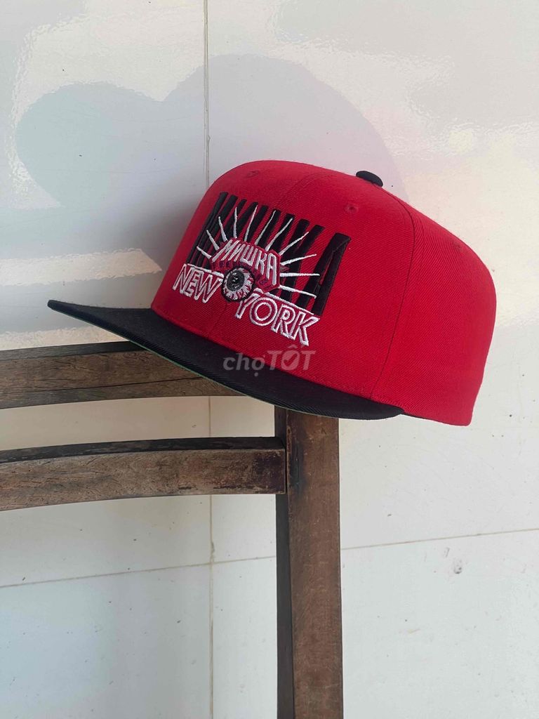 Snapback hoạ tiết thêu