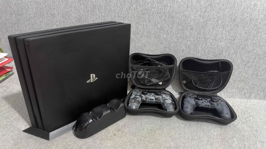 PS4 Pro 1TB  Full Set 2 Tay + Dock Sạc + Acc Games. Mua bán Thiết bị chơi game tại Quận 4 Tp Hồ Chí Minh được đăng bởi Trần Mai Khanh hình 1