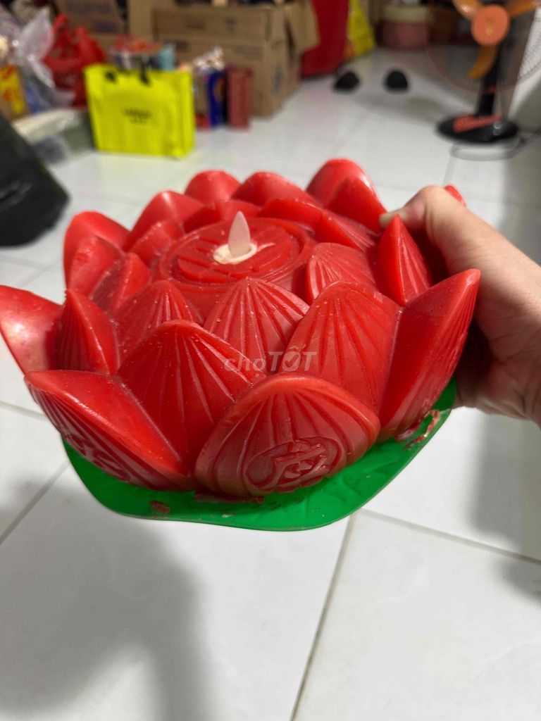 Đèn sen sáp đỏ phát sáng. Mua bán Cây cảnh, đồ trang trí tại Quận Gò Vấp Tp Hồ Chí Minh được đăng bởi Gyunchan  hình 1