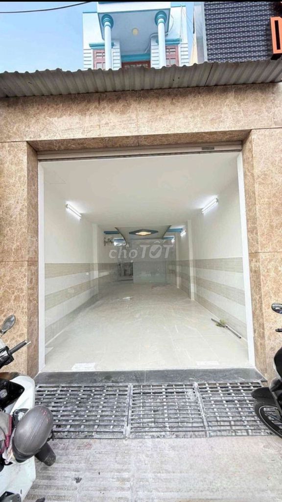 CHO THUÊ NHÀ MẶT TIỀN ĐƯỜNG HUỲNH TẤN PHÁT, DT 4X30, 2LAU, 4PN 3WC,
