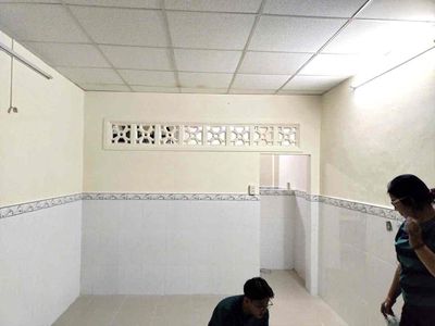 Cần cho thuê nhà 3.5x8m gác suốt có ban công 6tr