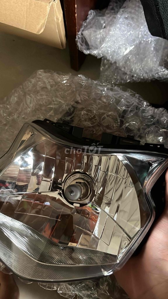 Đèn pha Honda Vision đã qua sử dụng. Mua bán Phụ tùng xe tại Quận Thanh Khê Đà Nẵng được đăng bởi Tiến Dũng hình 1