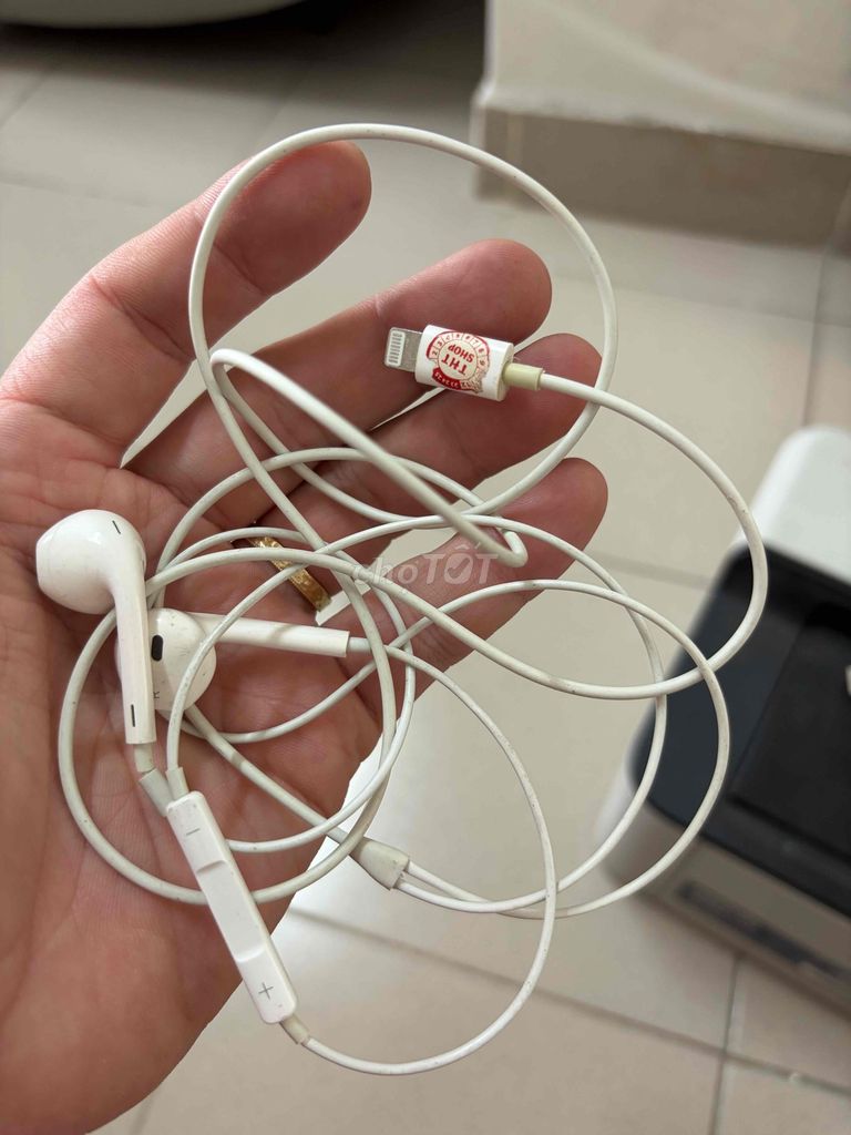 Tai nghe có dây Lightning Trắng Âm thanh rõ ràng. Mua bán Tivi, Âm thanh tại Quận 11 Tp Hồ Chí Minh được đăng bởi Tiêu Minh Quang hình 1