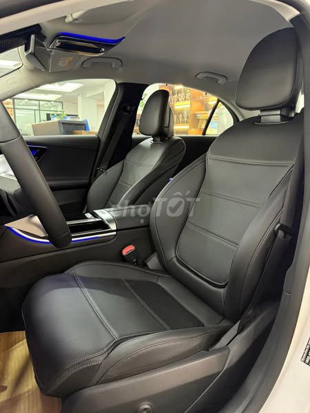 Mercedes Benz C class C200 Avantgarde Plus - 2025. Mua bán Ô tô tại Quận Ba Đình Hà Nội được đăng bởi Tuyết Nhung Mercedes hình 5