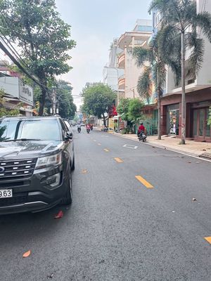Townhouse 77 m² · 6 bed · Đường Nguyễn Hậu