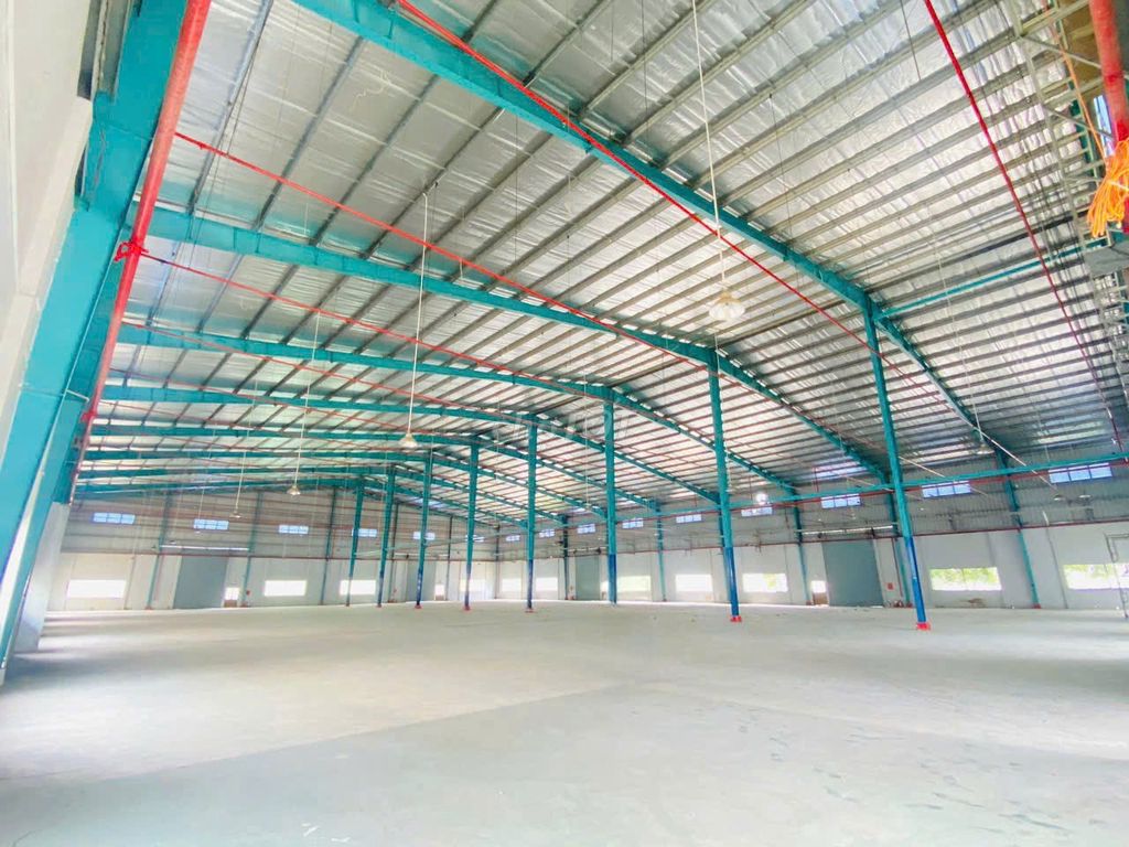 Cho thuê 2200m2 Xưởng mới trong KCN Bình Dương , Gía : 209 triệu/tháng