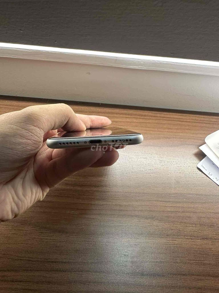 iPhone SE Trắng. Mua bán Điện thoại tại Quận Tân Bình Tp Hồ Chí Minh được đăng bởi Phat hình 1