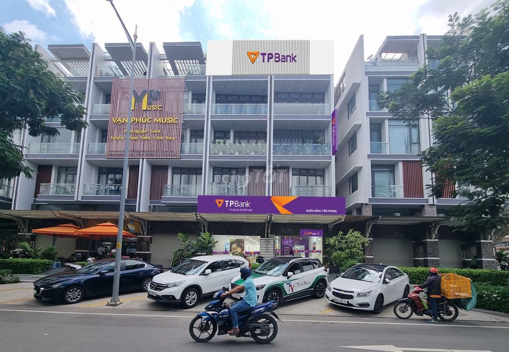Bán nhà MT Nguyễn Thị Nhung - 10x25m - 6 Tầng - HĐT 200tr - giá 56 tỷ
