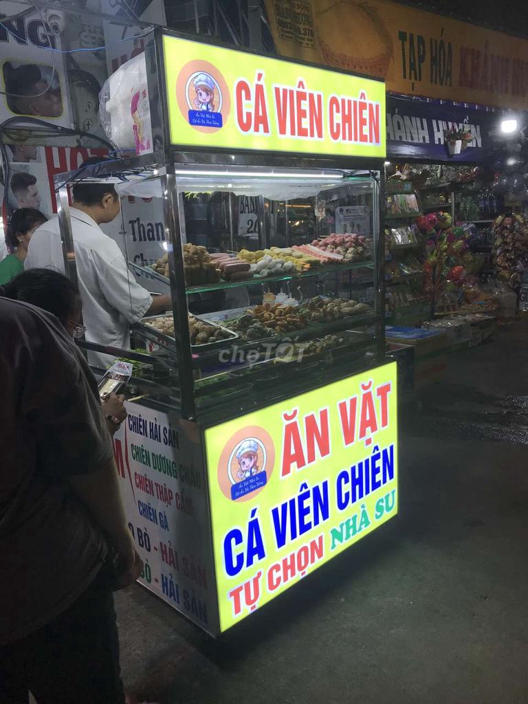 CẦN BÁN TỦ CHUYÊN BÁN ĐỒ ĂN VẶT VÀ TRÀ. SỮA