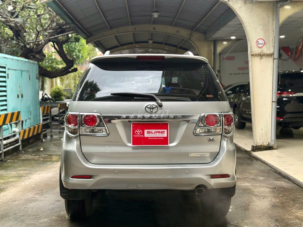 Toyota Fortuner 2014 2.7V 4x2 AT - 112950 km. Mua bán Ô tô tại Quận Tân Phú Tp Hồ Chí Minh được đăng bởi Vũ Phong Toyota Sure Xe Cũ Chính Hãng hình 4