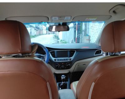 Hyundai Accent Bạc Số sàn