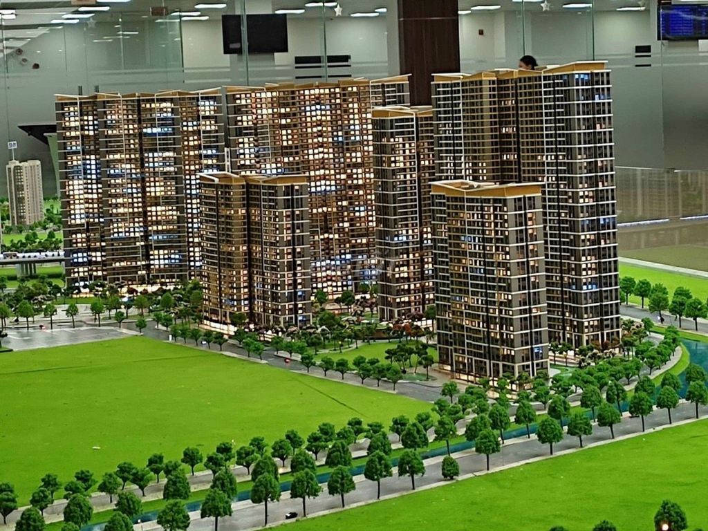 Cần bán căn góc 2 phòng ngủ Vinhomes Hướng mát