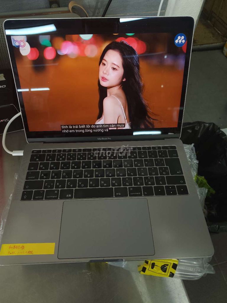 Apple MacBook Pro 2017 i5 13.3 inch 8GB/256GB Xám. Mua bán Laptop tại Quận 1 Tp Hồ Chí Minh được đăng bởi trần phước tài hình 1
