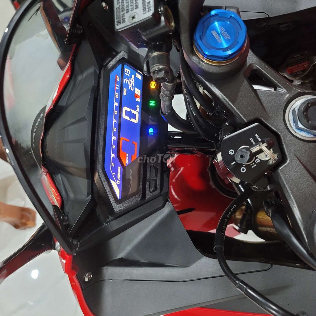 Cần bán cbr150r abs xe như mới 100% ODO :260km. Mua bán Xe máy tại Quận 12 Tp Hồ Chí Minh được đăng bởi Tiến  hình 5