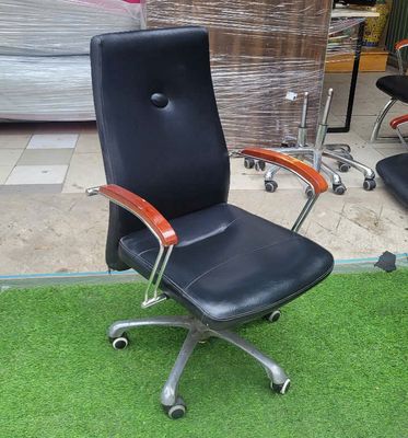 Ghế xoay văn phòng bọc da lưng cao thanh lý 90%. Mua bán Đồ dùng văn phòng tại Quận Bình Thạnh Tp Hồ Chí Minh được đăng bởi Kho Bàn Ghế Cũ