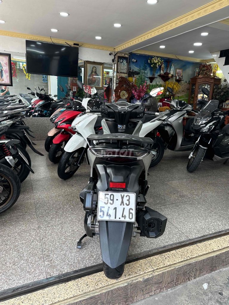 Honda SH 150i ABS 2020 Xám XM BSTP Chính Chủ. Mua bán Xe máy tại Quận Phú Nhuận Tp Hồ Chí Minh được đăng bởi Ngô Hà hình 5