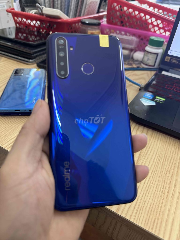 realme 5 Pro. ram 4/128g đẹp full ko lỗi gì