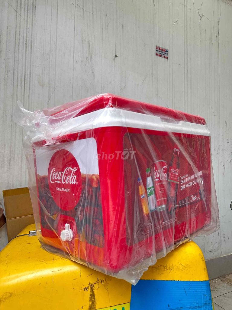 Thùng đá Coca-Cola - Màu Đỏ