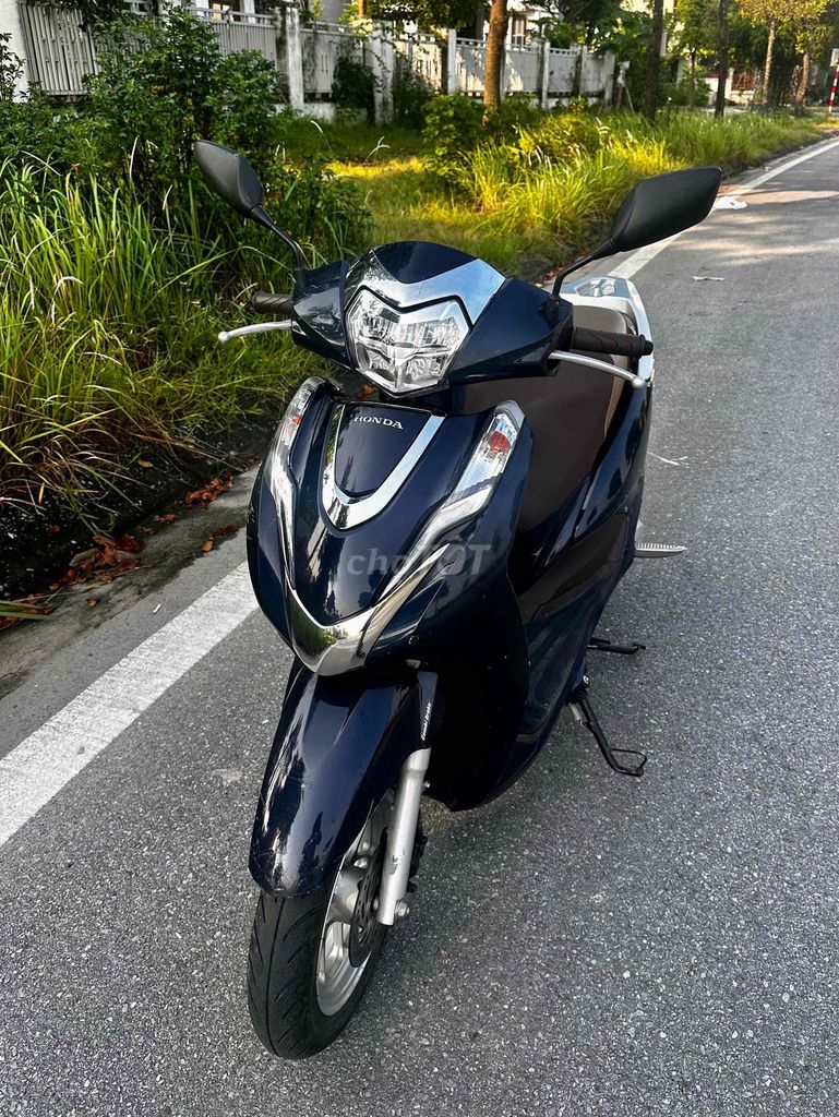 Honda Lead 2024, синий кобальт, 12 000 км