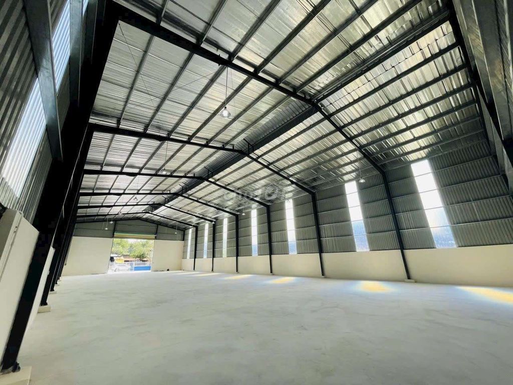 Cho thuê xưởng mới diện tích 1200m2.Giấy tờ đầy đủ,Tân Uyên,Bình Duong